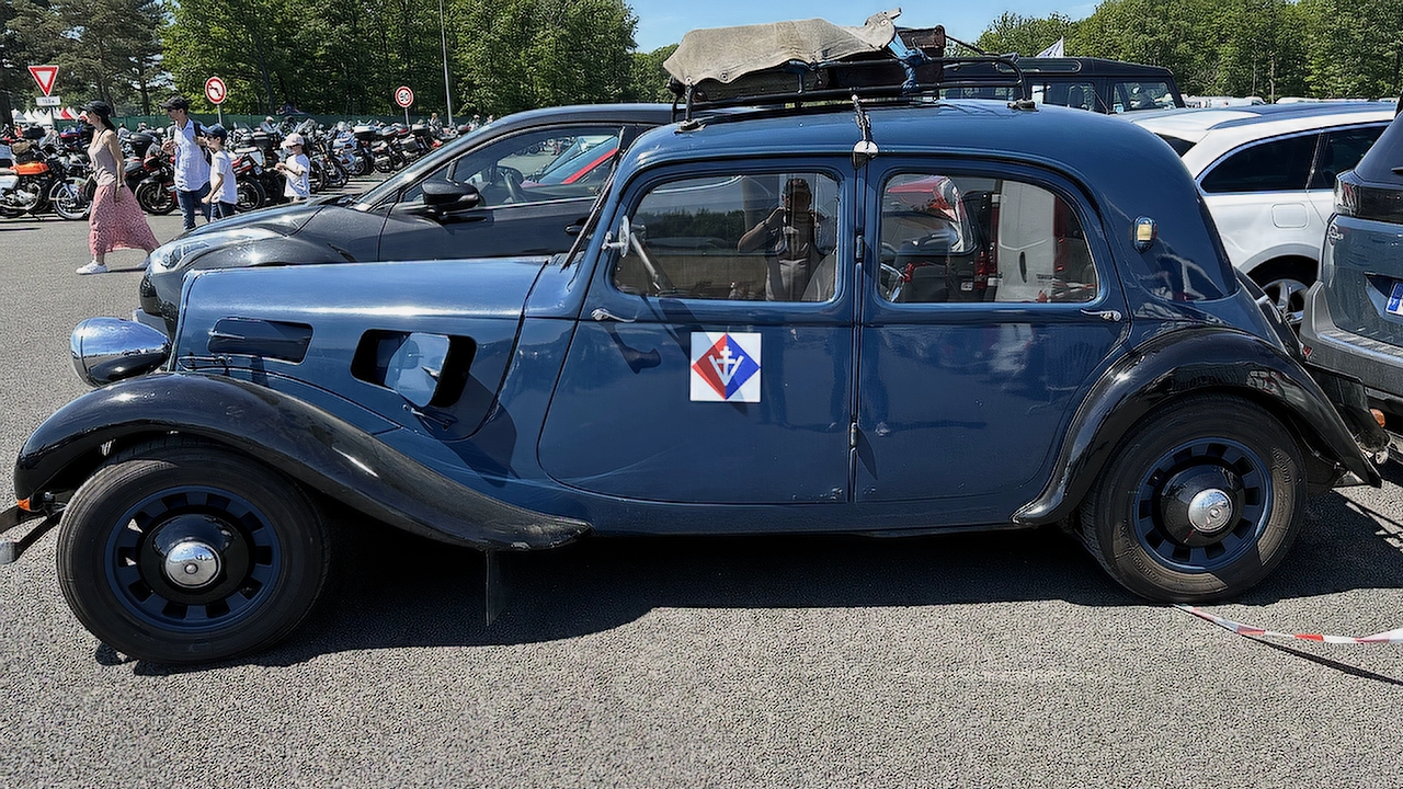 24 Vintage Revival21