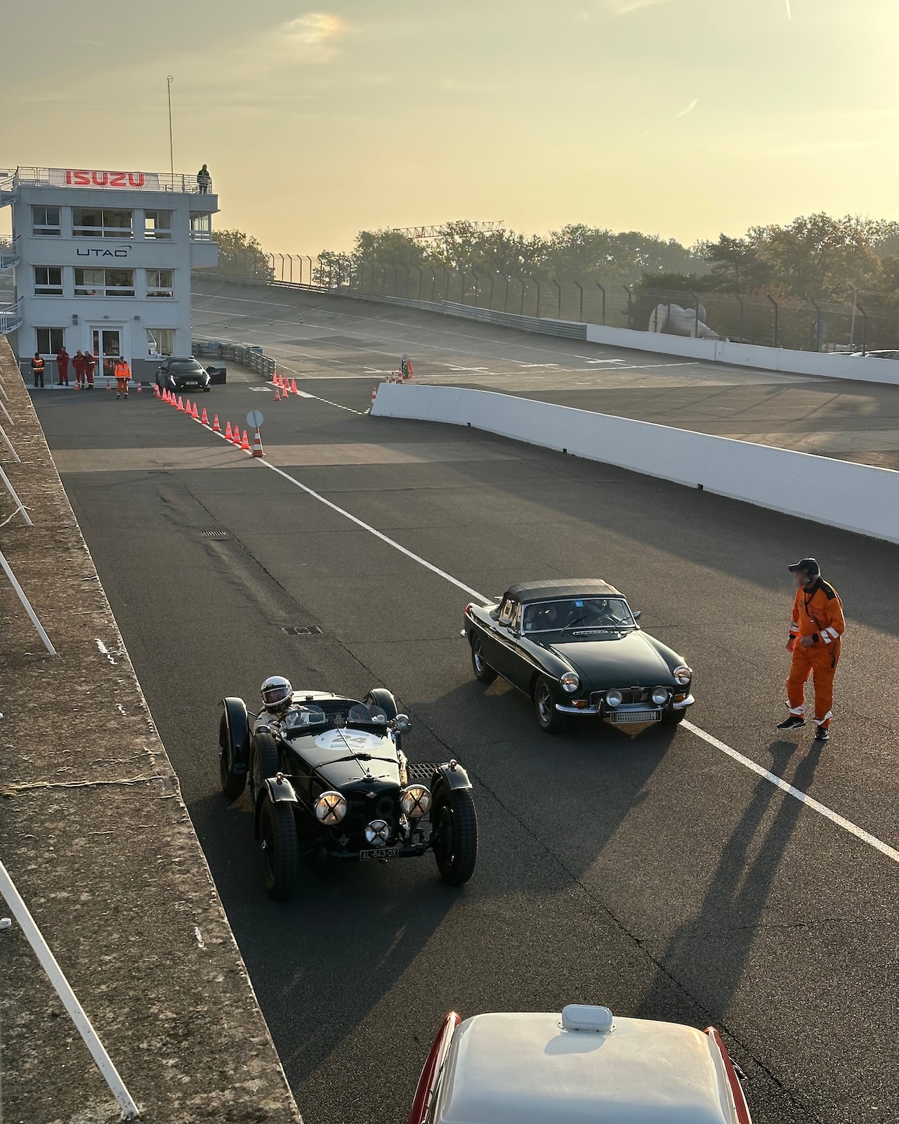 25 Auto LegendeInsta02